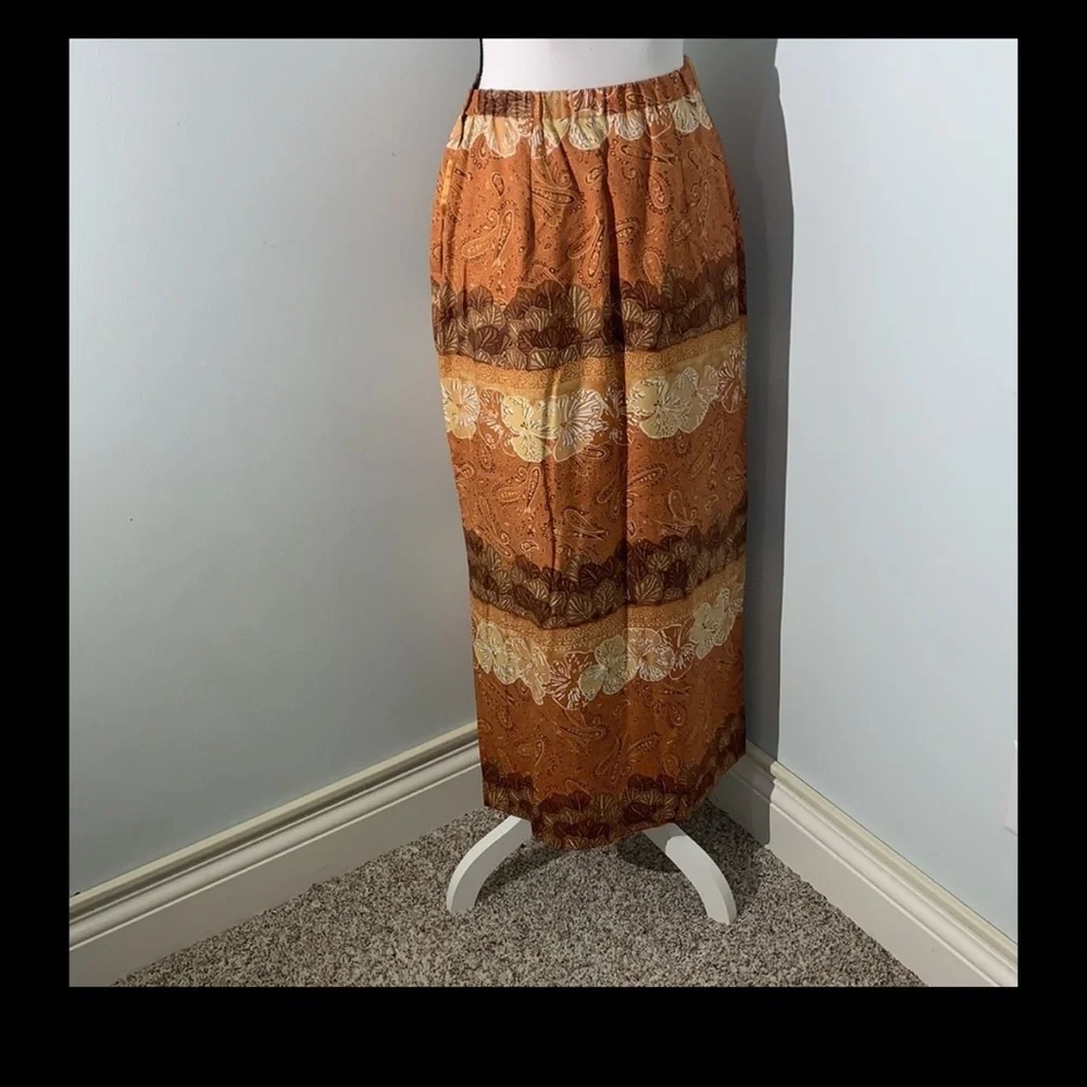 💯% Silk Vintage Chic Paisley Maxi Skirt in Brown and Cream